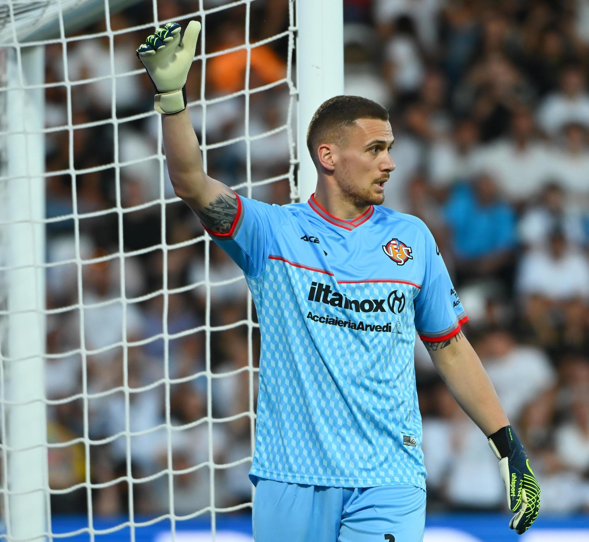 Per il portiere Fulignati l’accordo è fatto. Rebus per il futuro di Perisan e Stubljar
