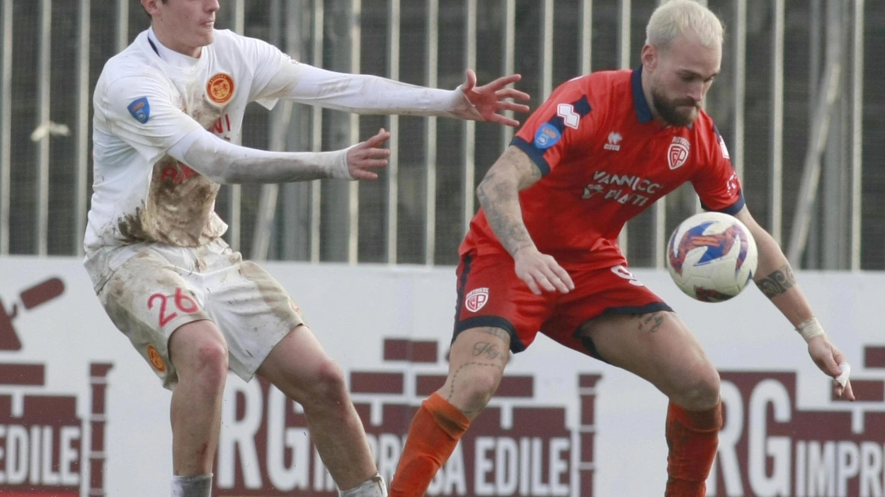 Claudio Sparacello è rimasto senza gol a Ravenna, ma la sua prestazione è stata comunque generosa e al servizio della squadra Claudio Sparacello è rimasto senza gol a Ravenna, ma la sua prestazione è stata comunque generosa e al servizio della squadra