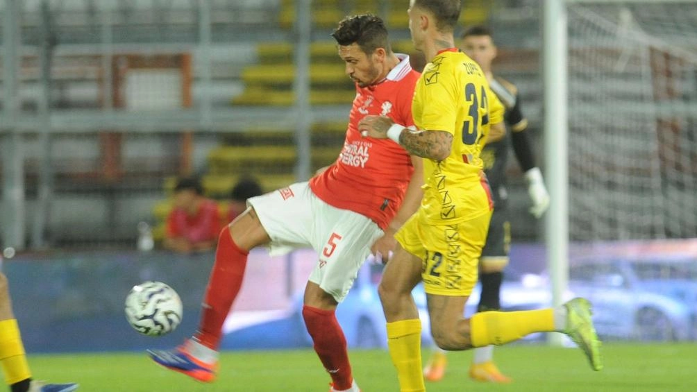 Il difensore del Perugia, Gabriele Angella: per la categoria è considerato un “lusso“ Il difensore del Perugia, Gabriele Angella: per la categoria è considerato un “lusso“