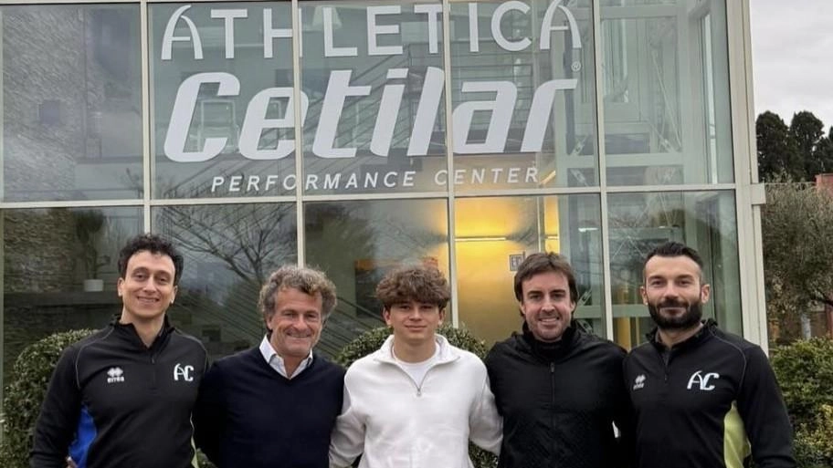 Da sinistra Alessio Erra, Roberto Lacorte, Nicola Lacorte, Fernando Alonso e Filippo Della Latta Da sinistra Alessio Erra, Roberto Lacorte, Nicola Lacorte, Fernando Alonso e Filippo Della Latta