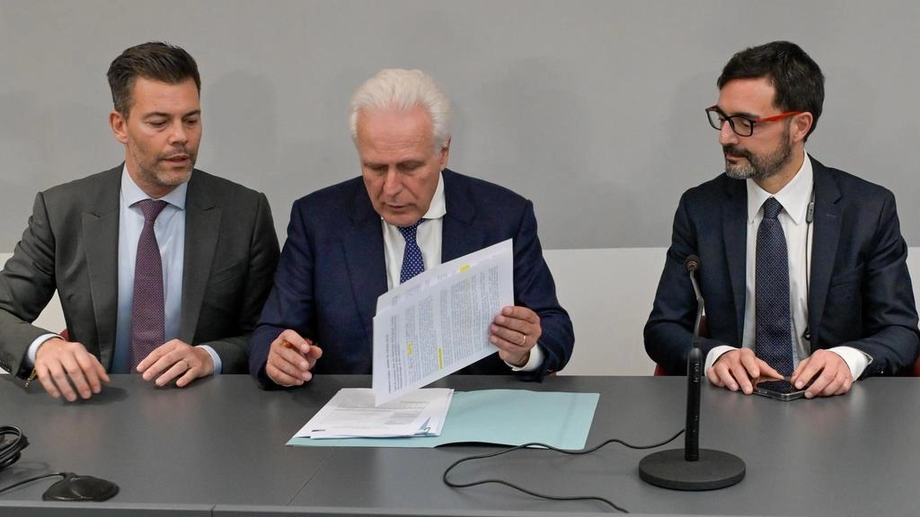La firma dell’accordo tra le Asl, alla presenza di Giani (Germogli) La firma dell’accordo tra le Asl, alla presenza di Giani (Germogli)