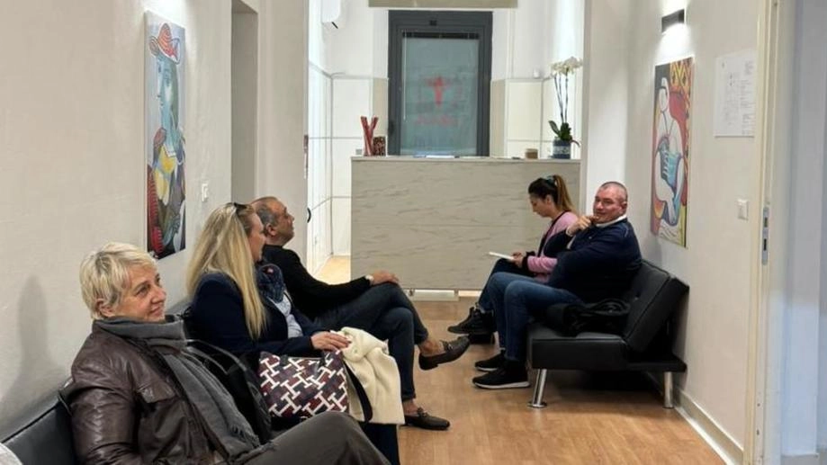 L’interno della nuova struttura ambulatoriale polispecialistica priva in via Aurelia a Massa L’interno della nuova struttura ambulatoriale polispecialistica priva in via Aurelia a Massa