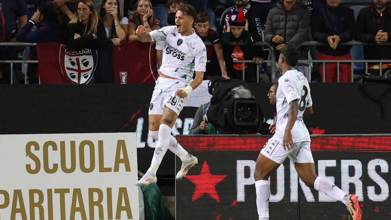 Esposito esulta dopo il gol del 2-0 Esposito esulta dopo il gol del 2-0
