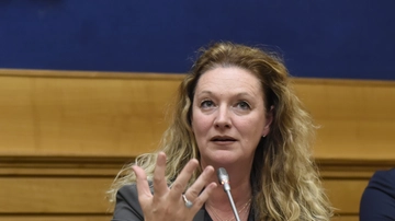 Bugetti indagata, quali sono le accuse: “Contributi elettorali e voti (dalla massoneria) in cambio di favori”