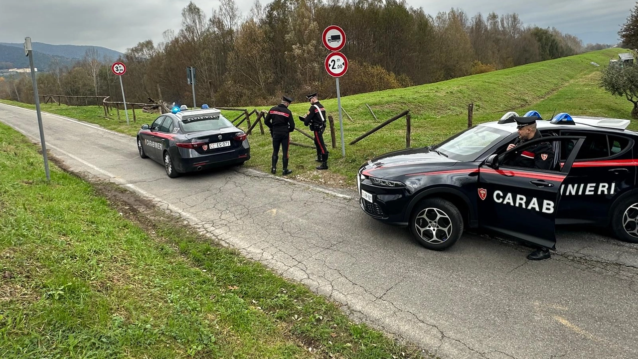 I carabinieri sul luogo della drammatica aggressione in via del Pino e Cortacce I carabinieri sul luogo della drammatica aggressione in via del Pino e Cortacce