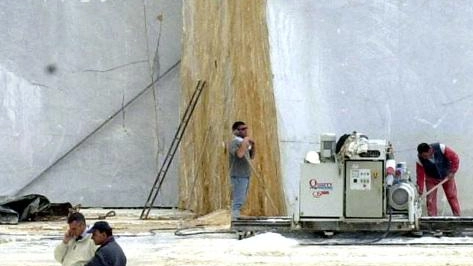 Le imprese ottengono soddisfazione sulle opere per la comunità. La sindaca aveva rotto le trattative pretendendo le aste. Le imprese ottengono soddisfazione sulle opere per la comunità. La sindaca aveva rotto le trattative pretendendo le aste.