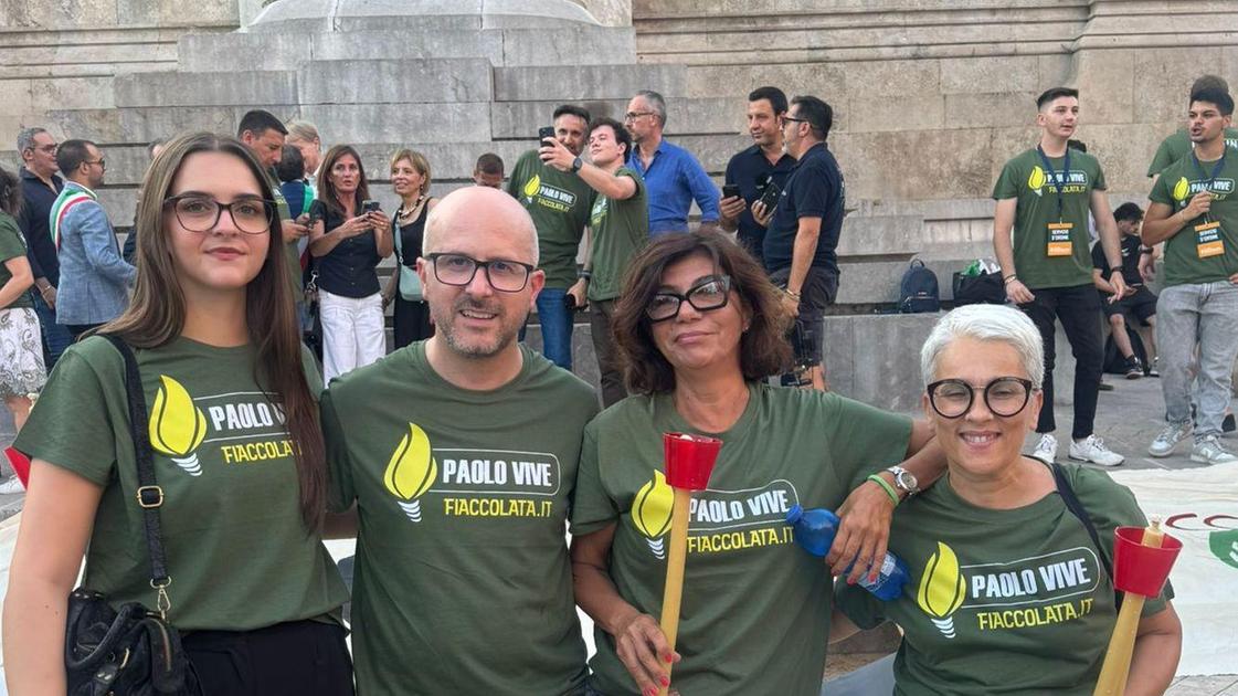 Delegazione di FdI presente alla fiaccolata per Borsellino Delegazione di FdI presente alla fiaccolata per Borsellino
