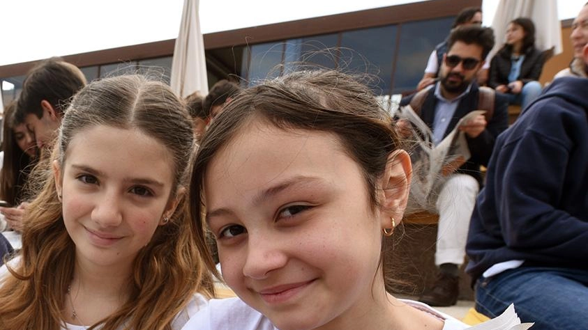 PERUGIA - I nostri studenti reporter hanno presentato inchieste, disegni, grafici, vignette, pagine confezionate con professionalità e bravura che hanno... PERUGIA - I nostri studenti reporter hanno presentato inchieste, disegni, grafici, vignette, pagine confezionate con professionalità e bravura che hanno...