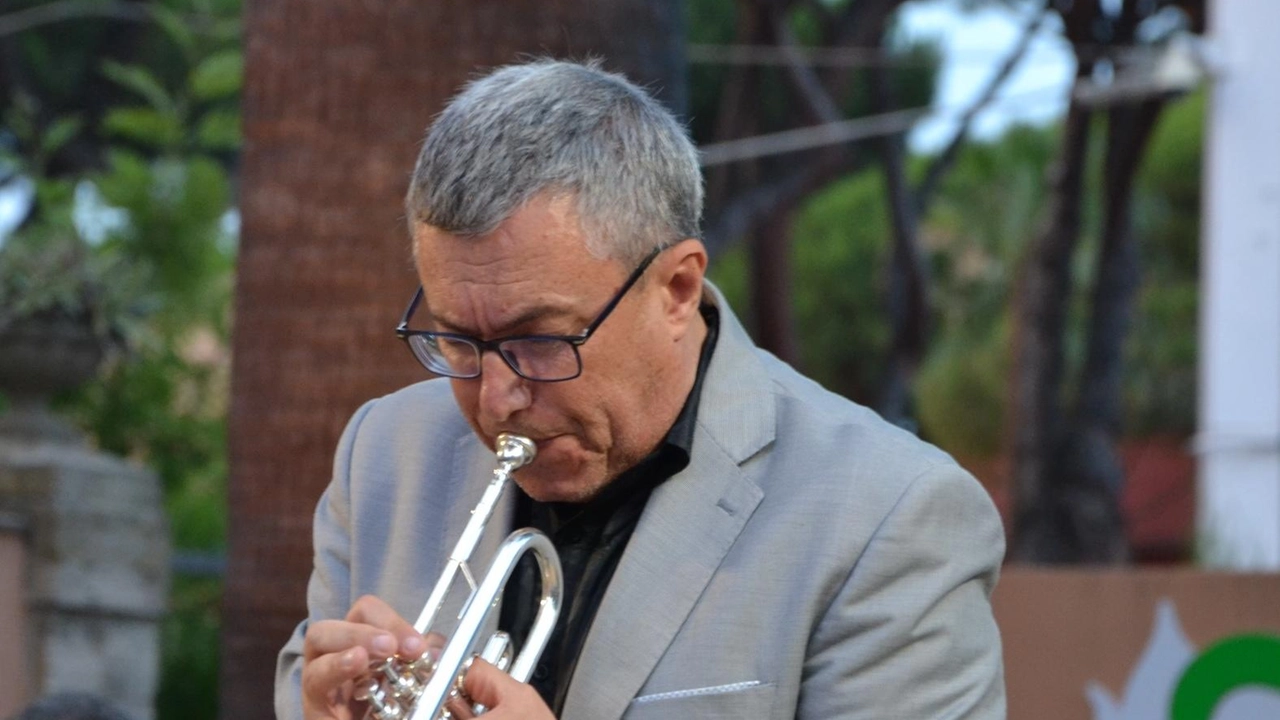 Nello Salza e le sue famosissime colonne sonore, protagonisti del primo concerto di ’Musica in mare’ Nello Salza e le sue famosissime colonne sonore, protagonisti del primo concerto di ’Musica in mare’