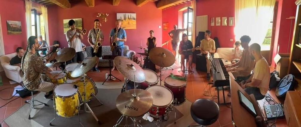 Jazz, Pop e Rock, che passione: dal 29 giugno al 17 luglio la nuova edizione dei Summer Camp a Poppi Jazz, Pop e Rock, che passione: dal 29 giugno al 17 luglio la nuova edizione dei Summer Camp a Poppi