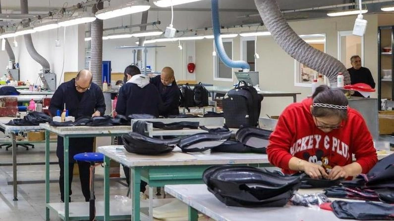 «Sulla pelle dei lavoratori»: il 22 Ottobre ad Abbadia S. Salvatore iniziativa pubblica del sindacato Cgil sulle pelletterie «Sulla pelle dei lavoratori»: il 22 Ottobre ad Abbadia S. Salvatore iniziativa pubblica del sindacato Cgil sulle pelletterie