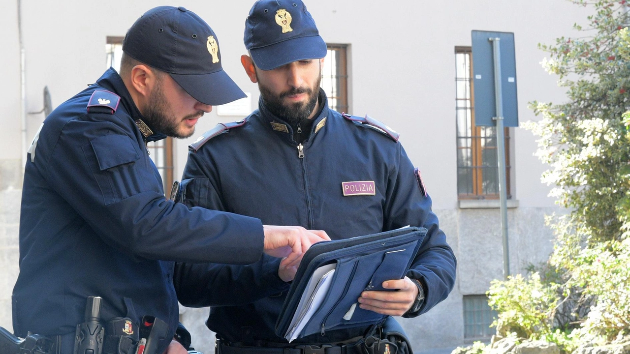 I poliziotti del commissariato di Sarzana erano intervenuti insieme ai colleghi della squadra prevenzione di Genova e l’unità cinofila (foto di archivio)