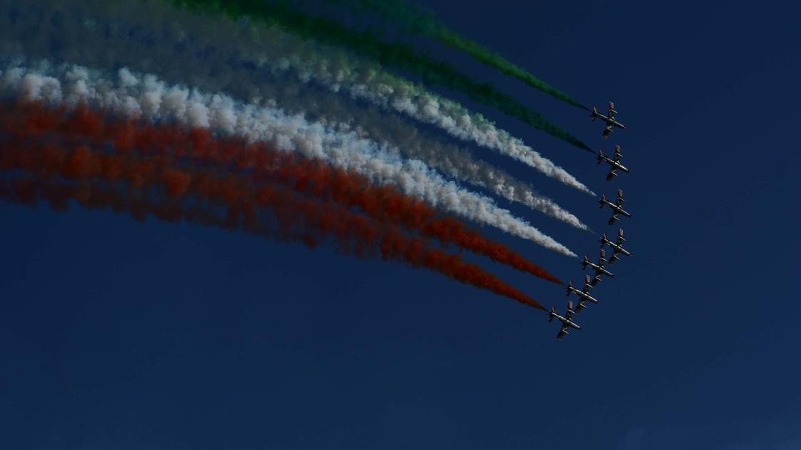 spezia frecce tricolori con polemica golfo blindato fermi battelli e pescherecci