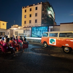 Cinema Tascabile: il furgoncino che fa comunità torna a Firenze
