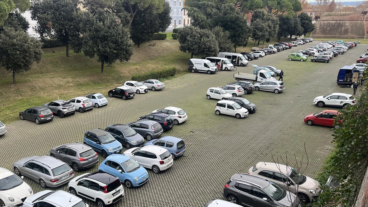 Il parcheggio del Vallo degli Arcieri, dove è avvenuto il sequestro Il parcheggio del Vallo degli Arcieri, dove è avvenuto il sequestro