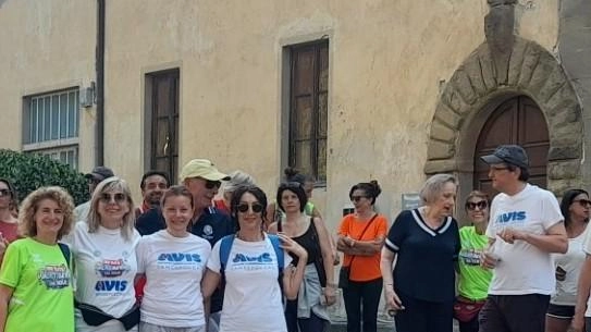 La benedizione impartita da padre Francesco del convento di Montecasale e poi la partenza della cinquantina di persone che nei... La benedizione impartita da padre Francesco del convento di Montecasale e poi la partenza della cinquantina di persone che nei...