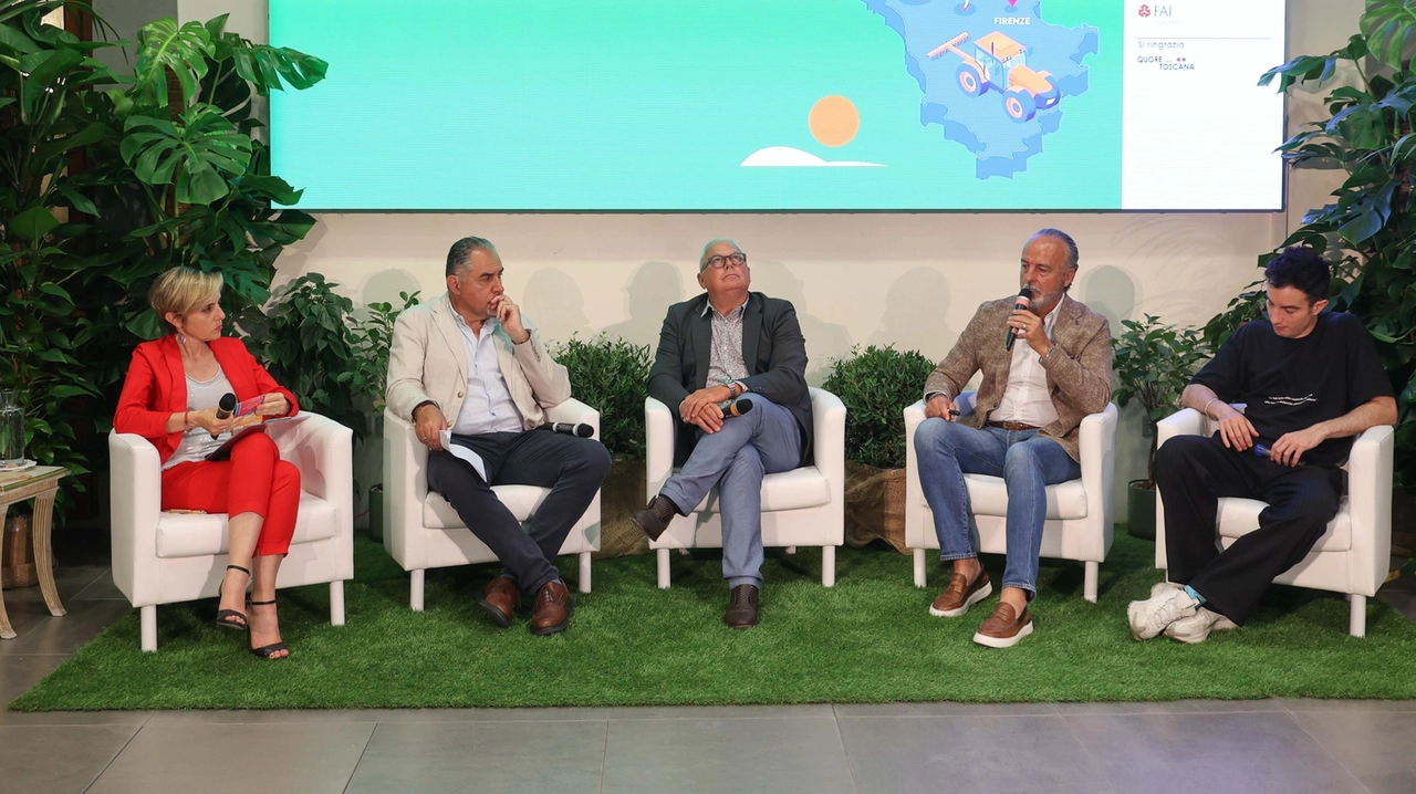 Agrofutura, il panel dedicato al florovivaismo. Nella foto Lisa Ciardi, Francesco Ferrini, Gianluca Cristoni, Marco Cappellini, Marco Martinelli (Foto Giuseppe Cabras / New Press Photo) Agrofutura, il panel dedicato al florovivaismo. Nella foto Lisa Ciardi, Francesco Ferrini, Gianluca Cristoni, Marco Cappellini, Marco Martinelli (Foto Giuseppe Cabras / New Press Photo)