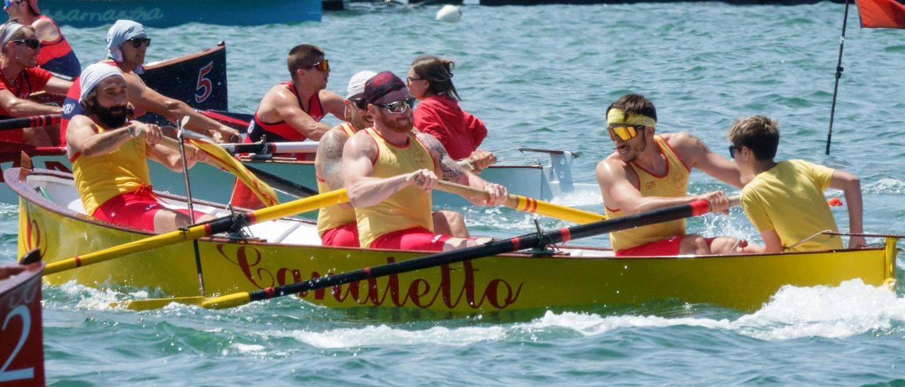 Fino all’ultimo colpo di remi. Centosessantacinque atleti. Un anno di allenamenti. Pochi minuti per un sogno