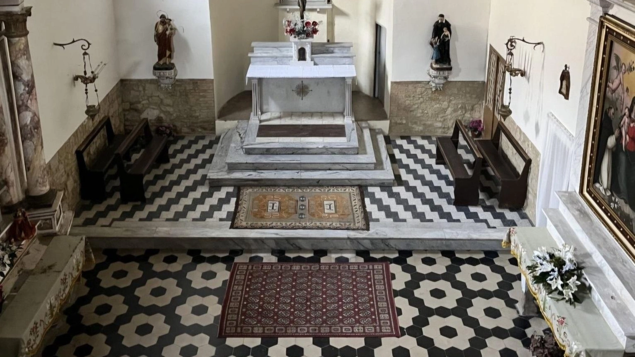 La chiesa delle suore è stata riaperta proprio nei giorni scorsi. E con il termine dell’installazione del nuovo sistema d’allarme,... La chiesa delle suore è stata riaperta proprio nei giorni scorsi. E con il termine dell’installazione del nuovo sistema d’allarme,...