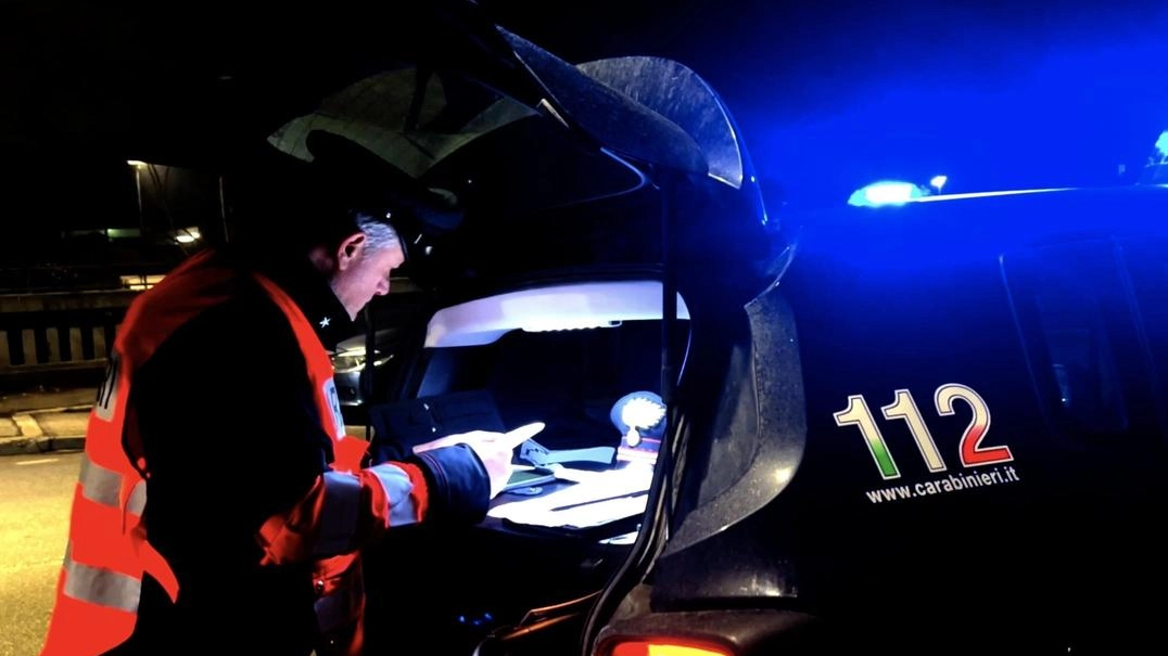 I Carabinieri di Città di Castello hanno potenziato i controlli sul territorio anche in vista delle ormai prossime Festività natalizie I Carabinieri di Città di Castello hanno potenziato i controlli sul territorio anche in vista delle ormai prossime Festività natalizie