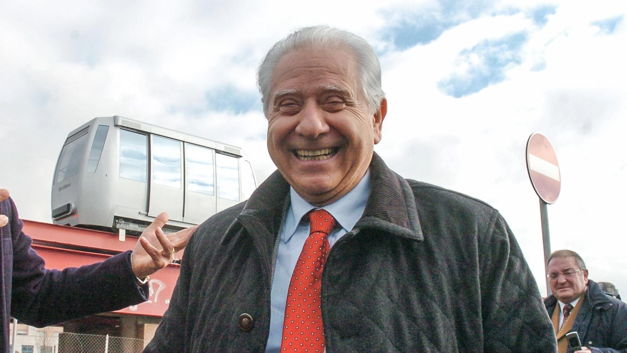 E’ stato tra gli artefici del sistema di trasporto più innovativo d’Italia. Nello Spinelli, amministratore delegato, poi amministratore unico dell’azienda... E’ stato tra gli artefici del sistema di trasporto più innovativo d’Italia. Nello Spinelli, amministratore delegato, poi amministratore unico dell’azienda...