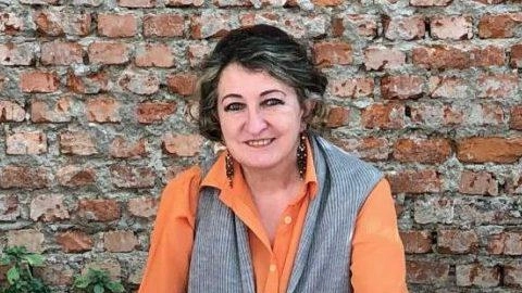 Due presentazioni di libri su Alda Merini domani alle 17.30 al “Capannone“ della cooperativa C.re.a. Emanuela Carniti e Silvia Rocchi raccontano la poetessa in due nuove opere. Due presentazioni di libri su Alda Merini domani alle 17.30 al “Capannone“ della cooperativa C.re.a. Emanuela Carniti e Silvia Rocchi raccontano la poetessa in due nuove opere.