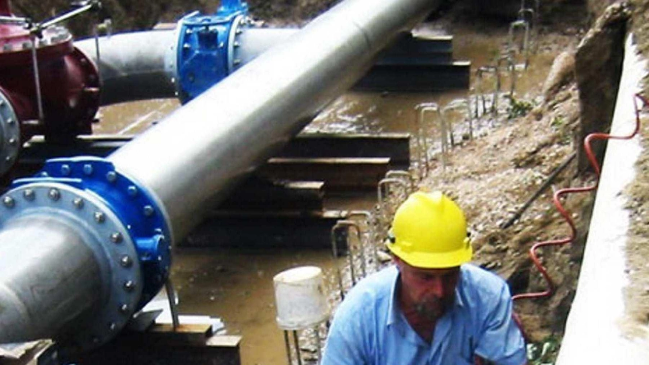A Montelupo, segnalata perdita d'acqua da 15 giorni. Residenti preoccupati per mancanza di riscontri da Acque. Situazione coinvolge dieci famiglie. A Montelupo, segnalata perdita d'acqua da 15 giorni. Residenti preoccupati per mancanza di riscontri da Acque. Situazione coinvolge dieci famiglie.