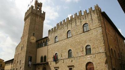 rimossa la bandiera palestinese che dalla tarda mattinata di oggi era stata issata nella torre comunale in maniera surrettizia ed impropria