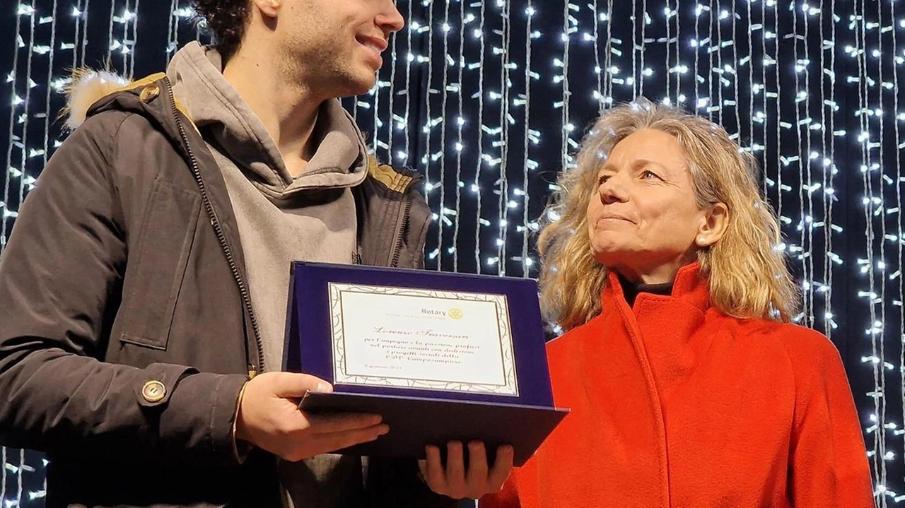 PISTOIA Un importante riconoscimento a Lorenzo Traversari che svolge attività di volontariato da oltre 11 anni nell’Ente Camposampiero. L’ha consegnato il... PISTOIA Un importante riconoscimento a Lorenzo Traversari che svolge attività di volontariato da oltre 11 anni nell’Ente Camposampiero. L’ha consegnato il...
