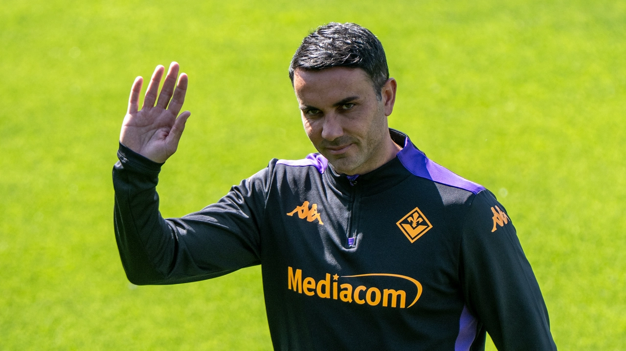 Raffaele Palladino, 41 anni, al Viola Park (Foto Germogli) Raffaele Palladino, 41 anni, al Viola Park (Foto Germogli)