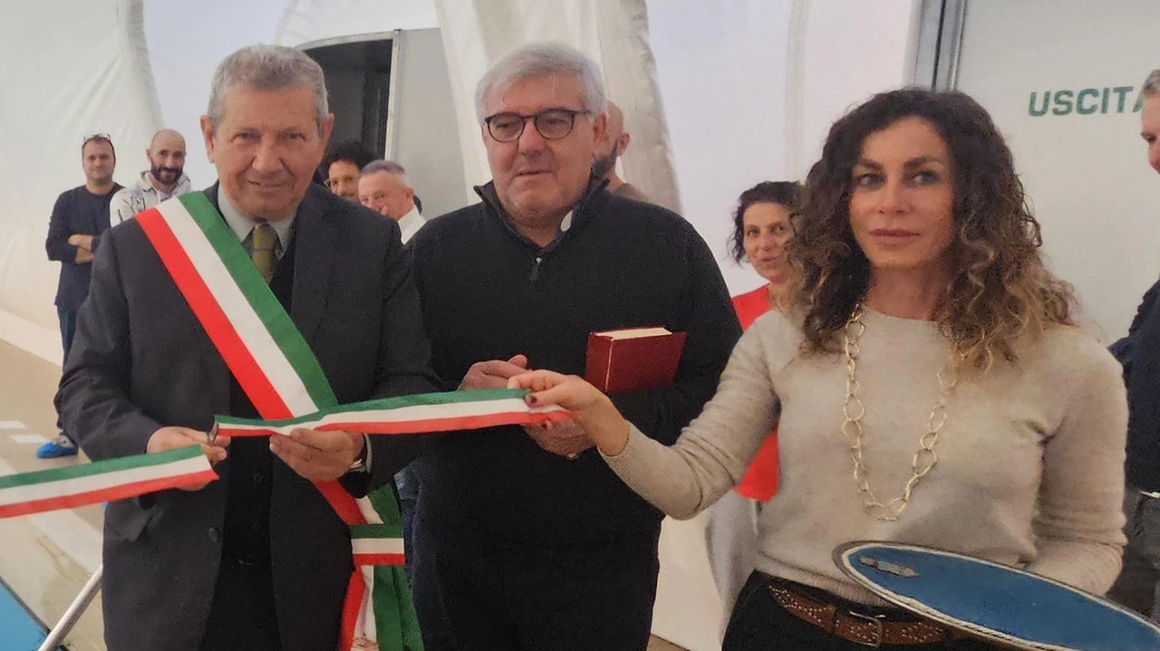 Inaugurata la nuova copertura della piscina comunale di Porto Santo Stefano, permettendo l'uso tutto l'anno. Inaugurata la nuova copertura della piscina comunale di Porto Santo Stefano, permettendo l'uso tutto l'anno.