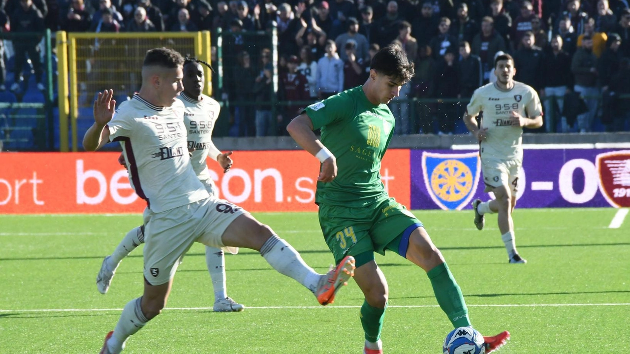 Gabriele Guarino è stato convocato dal ct della nazionale Under 21 Nunziata Gabriele Guarino è stato convocato dal ct della nazionale Under 21 Nunziata
