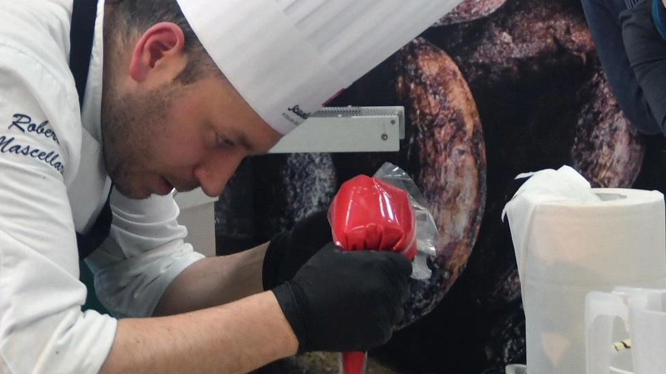 Prende il via domani nei padiglioni di Carrarafiere il doppio salone che unisce il meglio del gourmet e delle proposte di spiagge e litorali. In mostra fino a mercoledì 500 espositori per circa mille marchi . Prende il via domani nei padiglioni di Carrarafiere il doppio salone che unisce il meglio del gourmet e delle proposte di spiagge e litorali. In mostra fino a mercoledì 500 espositori per circa mille marchi .