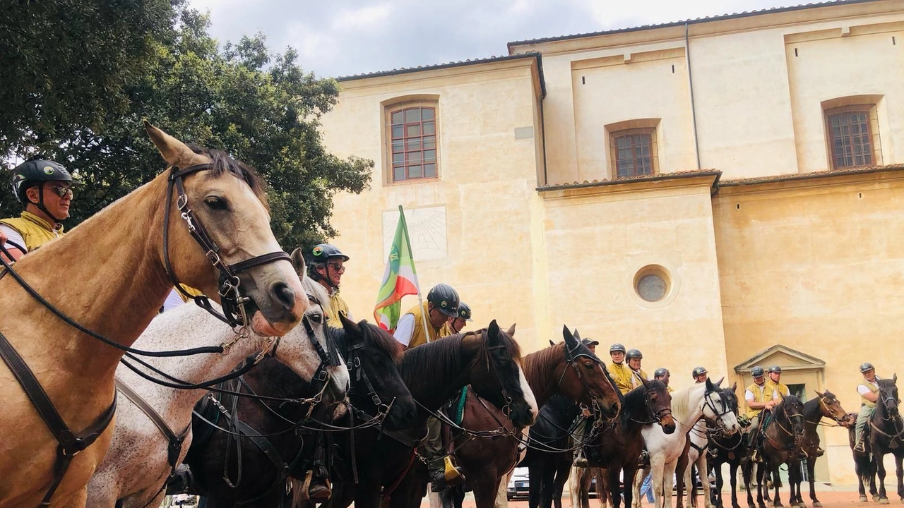 L’Equiraduno del Giubileo è approdato a Fucecchio al Poggio Salamartano che ha accolto i pellegrini a cavallo che, partiti da Pisa, giungeranno a Roma il prossimo 11 maggio L’Equiraduno del Giubileo è approdato a Fucecchio al Poggio Salamartano che ha accolto i pellegrini a cavallo che, partiti da Pisa, giungeranno a Roma il prossimo 11 maggio