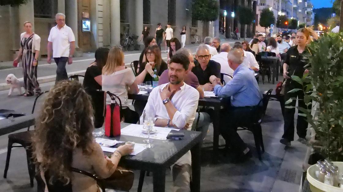 scatta la stagione dei dehors il centro diventa pedonale da Lanazione.it scatta la stagione dei dehors il centro diventa pedonale