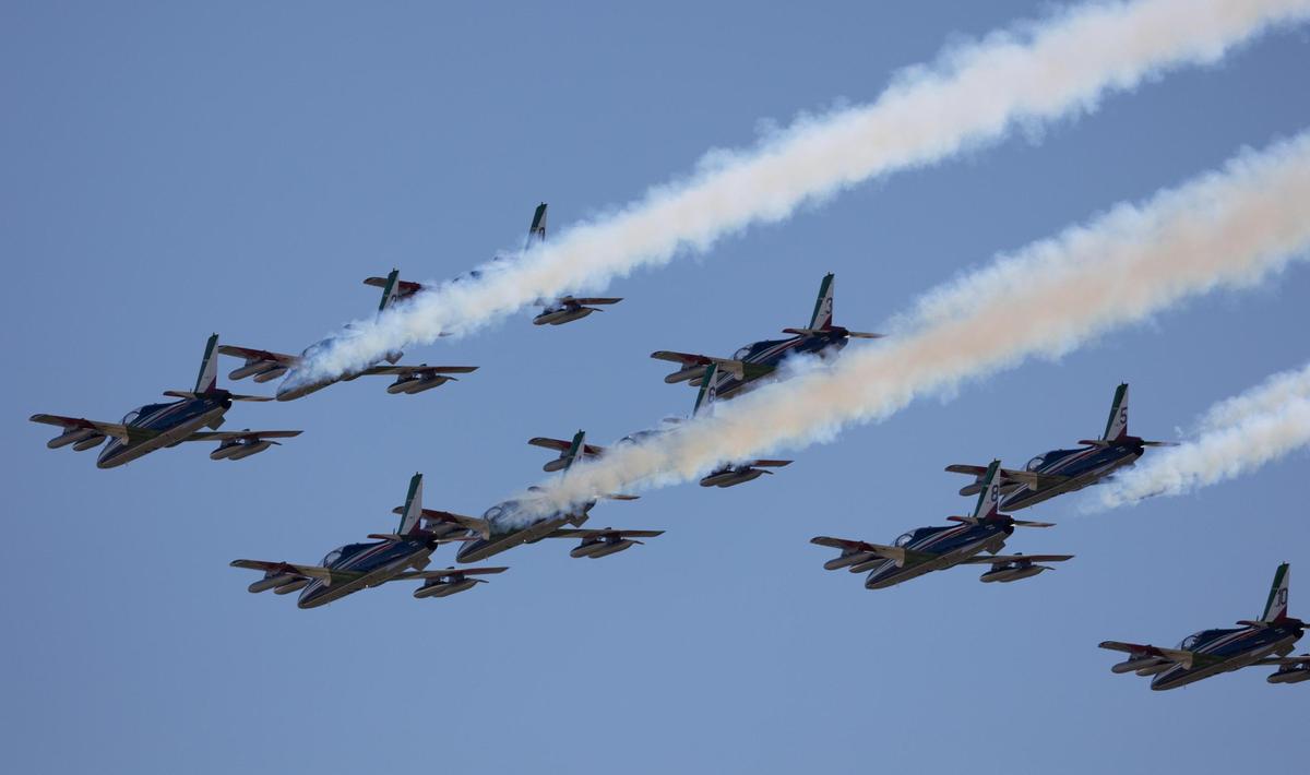 le frecce tricolori salutano il golfo oggi doppio allenamento in bianco prima del grande show di domani