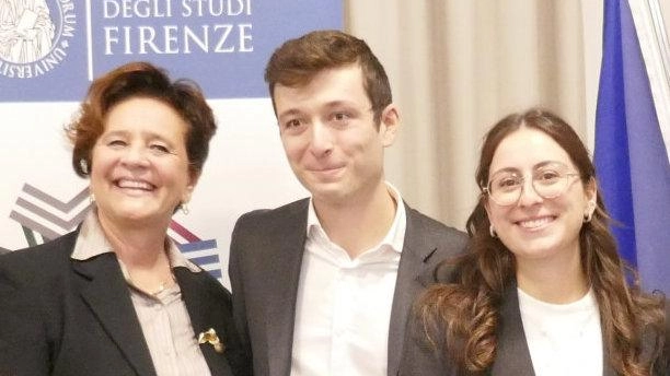 Gli studenti si sono laureati con il massimo in scienze chimiche e giurisprudenza Gli studenti si sono laureati con il massimo in scienze chimiche e giurisprudenza
