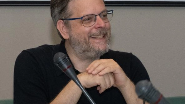 Andrea Gottfried, presidente della comunità ebraica. A sinistra civili a Tel Aviv sotto attacco Andrea Gottfried, presidente della comunità ebraica. A sinistra civili a Tel Aviv sotto attacco