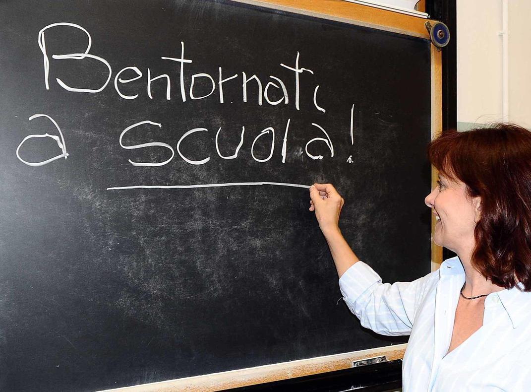 Suona la prima campanella. Tra i banchi 40mila studenti. L’accoglienza gestita dai tutor