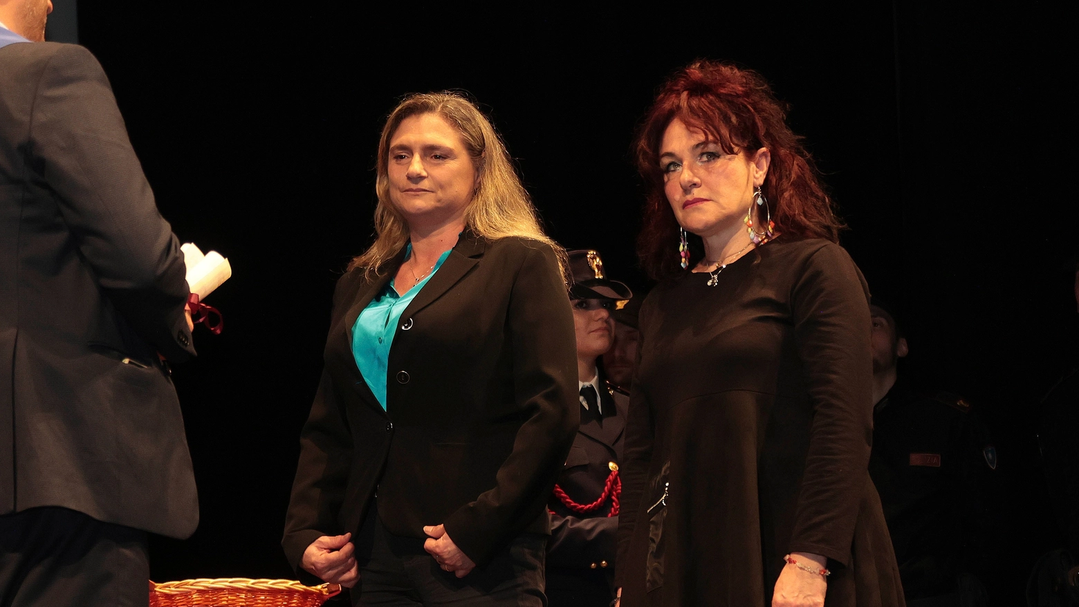 Le dottoresse Stefania Foderi e Belinda Vaselli premiate dal questore (Foto Di Pietro)