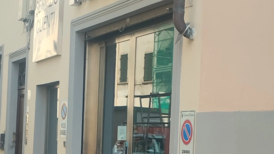 Il negozio il cui magazzino è stato rovistato dal malvivente
