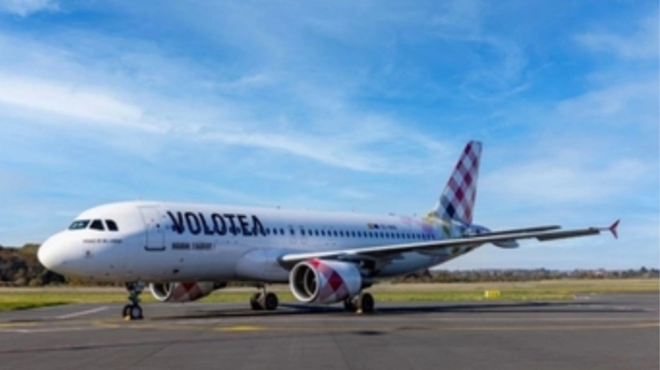 Un aereo Volotea (Foto di repertorio) Un aereo Volotea (Foto di repertorio)