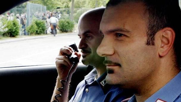 Donne tormentate dagli ex. Stalker incalliti, non basta il braccialetto elettronico Donne tormentate dagli ex. Stalker incalliti, non basta il braccialetto elettronico