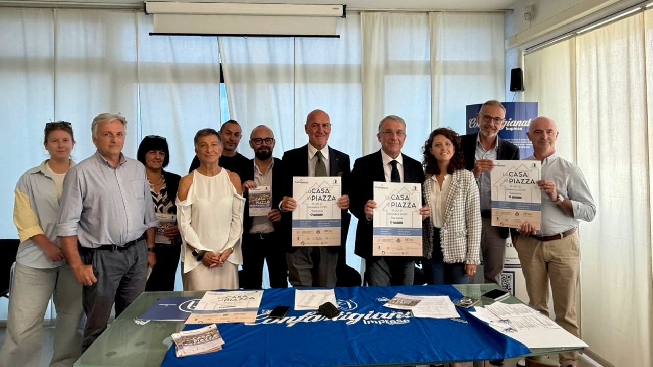 La presentazione dell’iniziativa ’La Casa in Piazza’