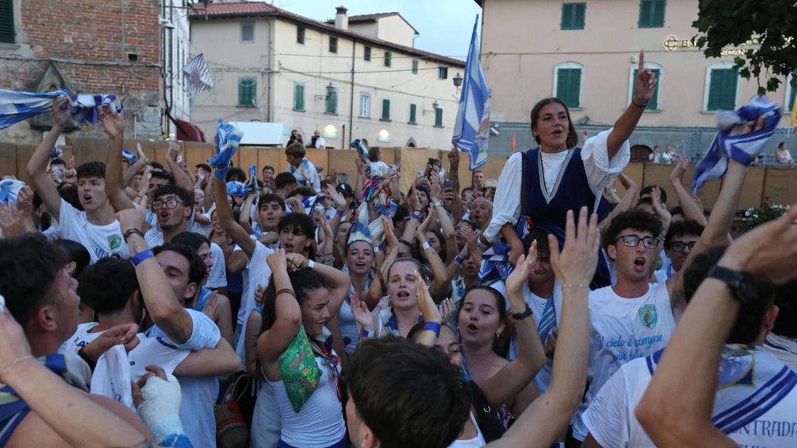Palio, la grande gioia. La lunga festa di Cilecchio: "Cappotto memorabile. È stato un grande lavoro"