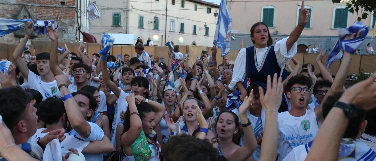 Palio, la grande gioia. La lunga festa di Cilecchio: "Cappotto memorabile. È stato un grande lavoro"
