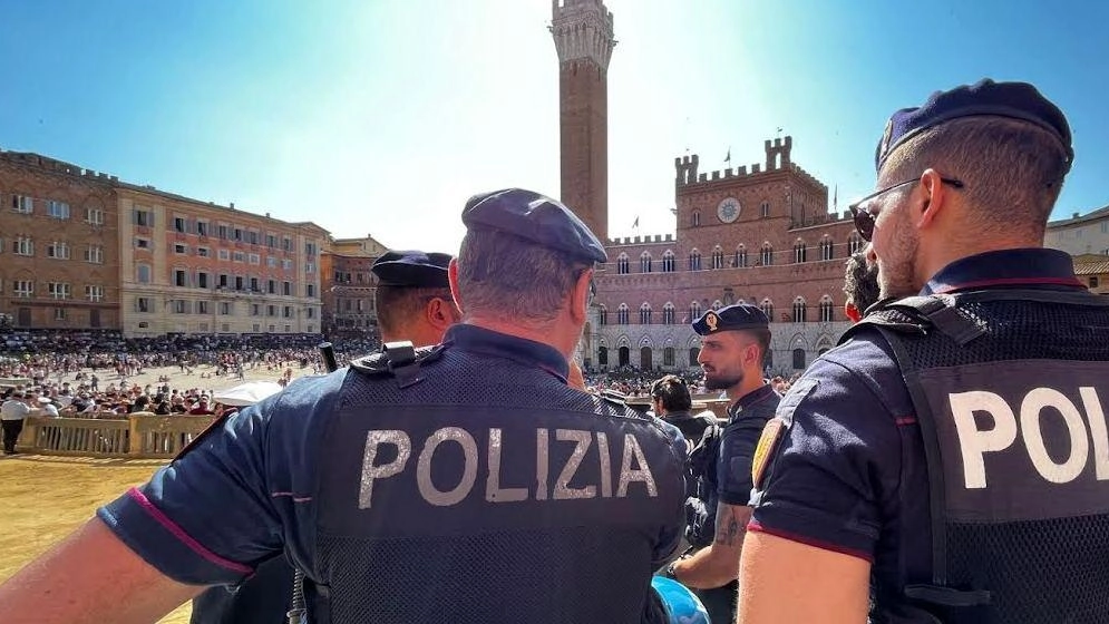 Al via le misure previste dal questore di Siena, Ugo Angeloni, per il Palio del 2 luglio Al via le misure previste dal questore di Siena, Ugo Angeloni, per il Palio del 2 luglio
