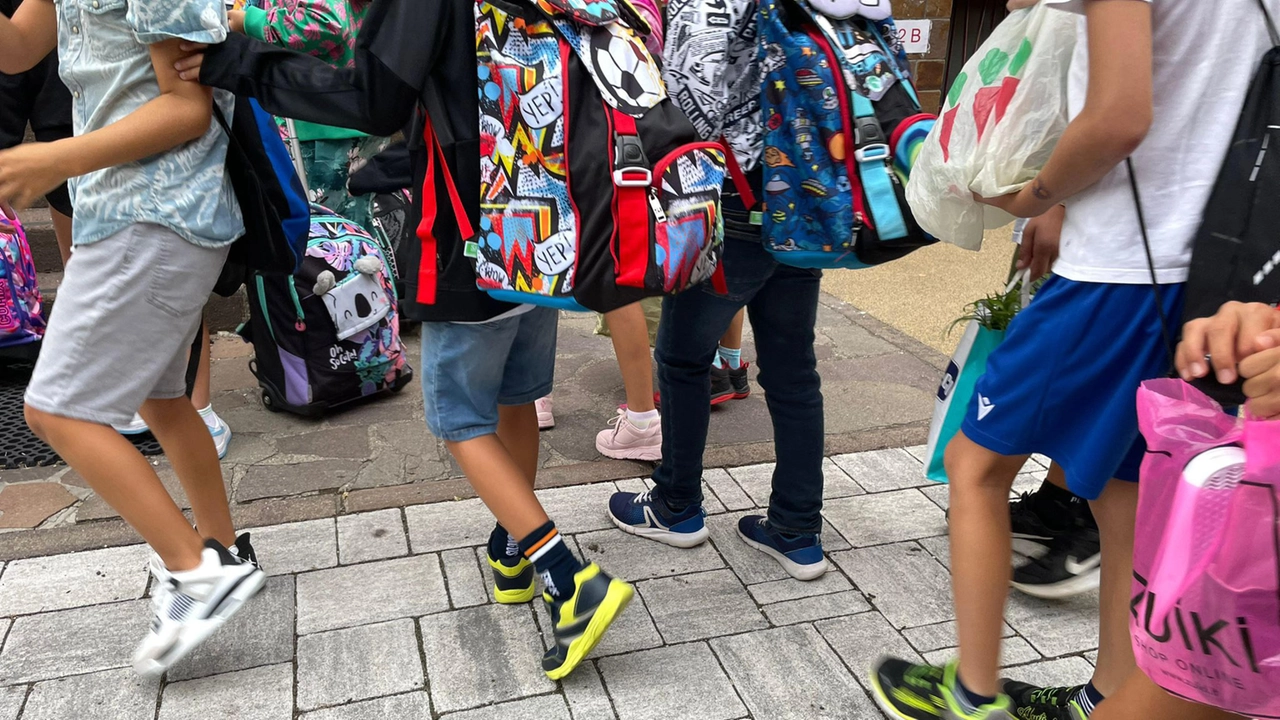 Nuovo anno scolastico al via in provincia di Lucca. Ma al suono della prima campanella ben 9 dirigenti saranno assenti