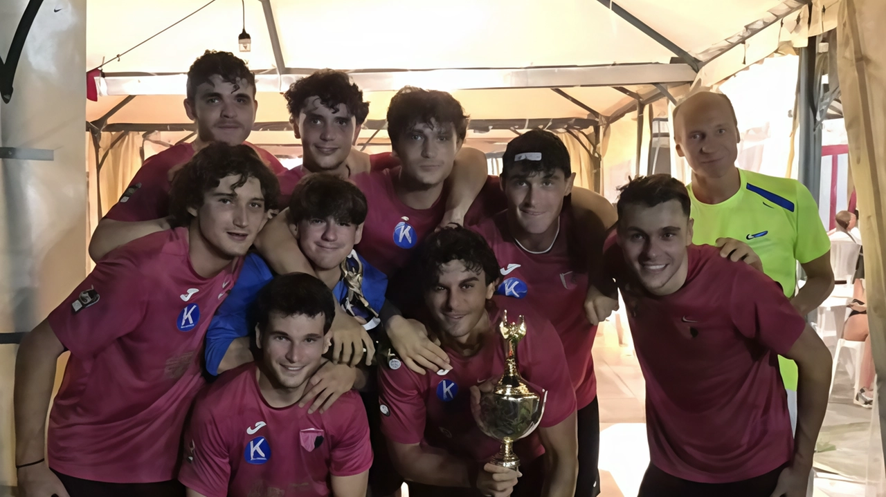 La formazione Jager/Pomps ha trionfato nel torneo di calcio a 7 organizzato dall’Uisp La formazione Jager/Pomps ha trionfato nel torneo di calcio a 7 organizzato dall’Uisp