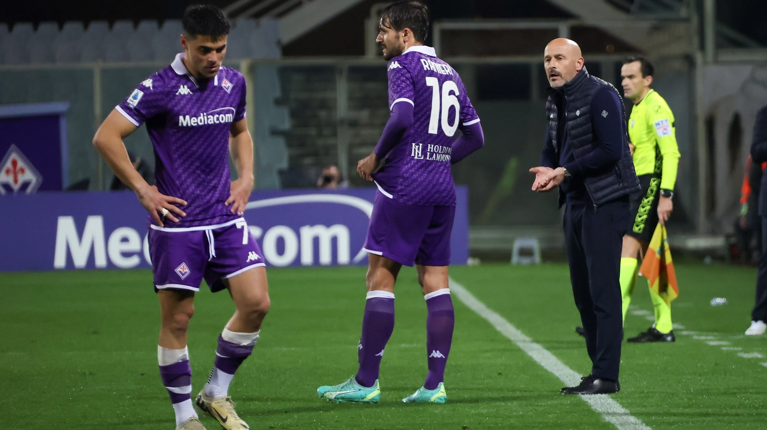 Il tecnico della Fiorentina analizza con amarezza il pareggio contro la Roma. La Fiorentina è stata acciuffata al 95' da Llorente